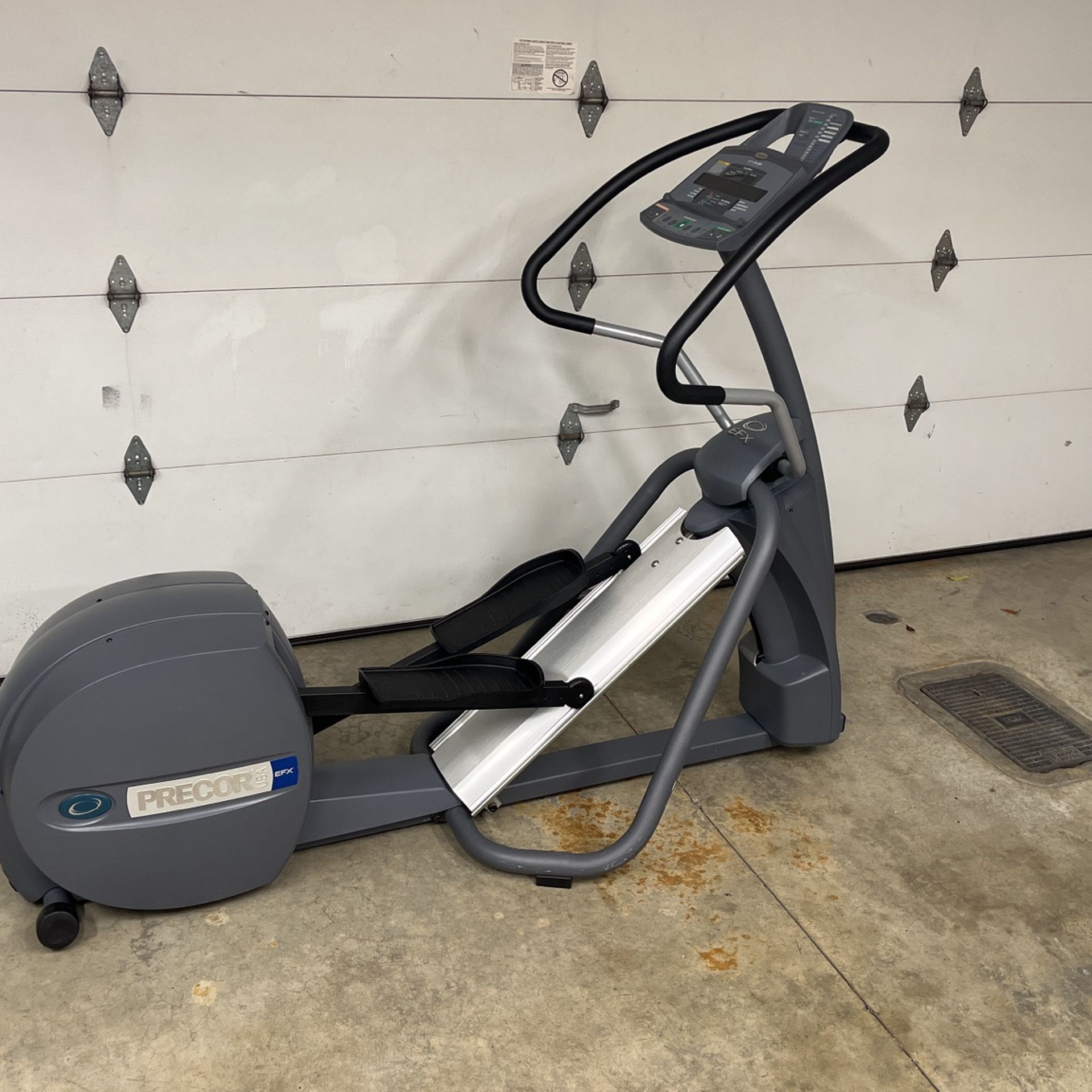 PRECOR  EFX 5.23 Elliptical 