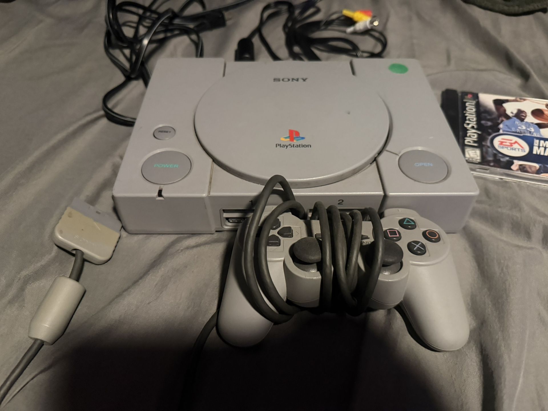 PS1 With controller and game
