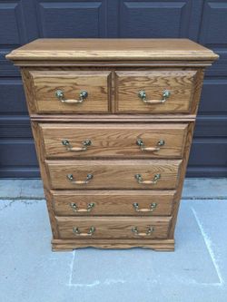 Solid Oak 5-Drawer Dresser