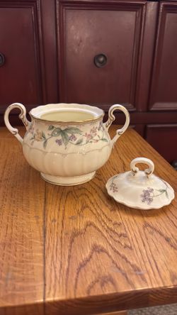 Noritake -Brookhollow sugar bowl