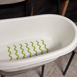 Baby bath tub