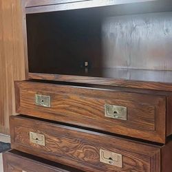 Mid Century Oak Henredon High Quality Drawers, Mirrored Display Curio, Cabinet