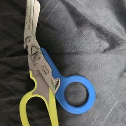 Leatherman Raptor Rescue Shears Multi-Tool, Yellow And Blue