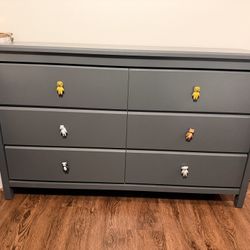 6-Drawer Dresser – Modern Gray Finish (Great Condition)