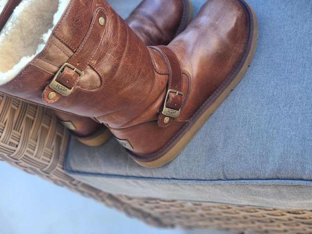 Uggs Size 8 Leather Used 