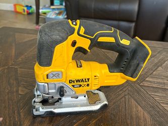 Dewalt 20v cordless jigsaw works like new !!!