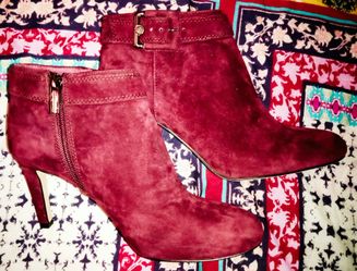 NEW Vince Camuto Chrissa Cabernet Suede Stiletto Ankle Booties