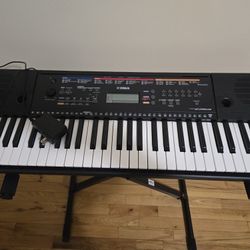 Piano- Keyboard Yamaha PSR E 263. 61- Keys 