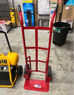 Milwaukee 800 lb Capacity 2 Wheel Red Steel Standard hand truck