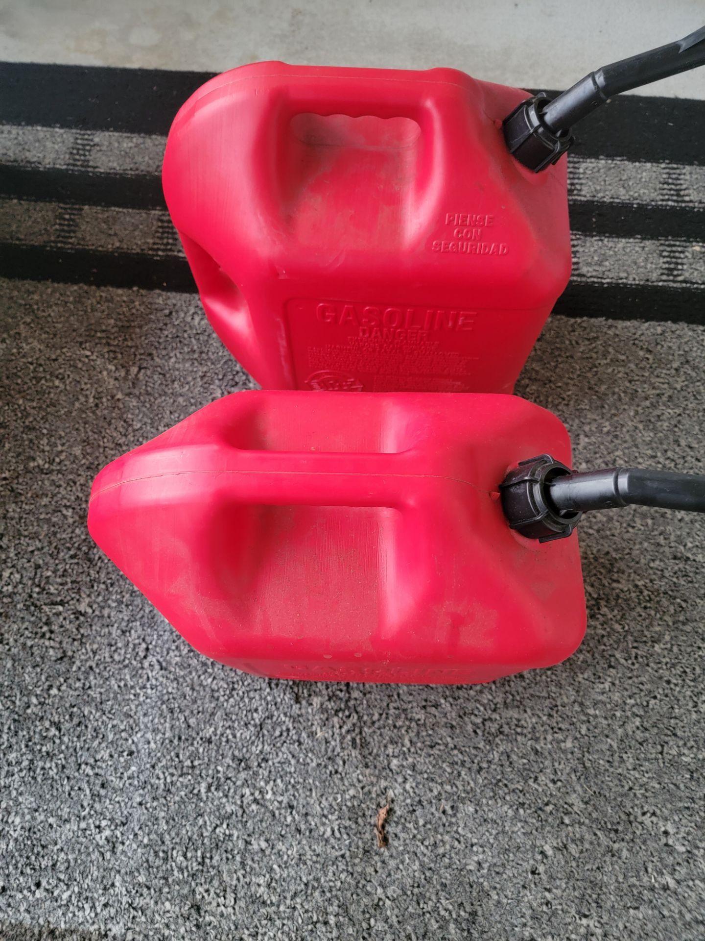 5 gallon gas cans