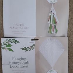 Hanging Love Honeycomb Decor Wedding Brand New Set Of 2