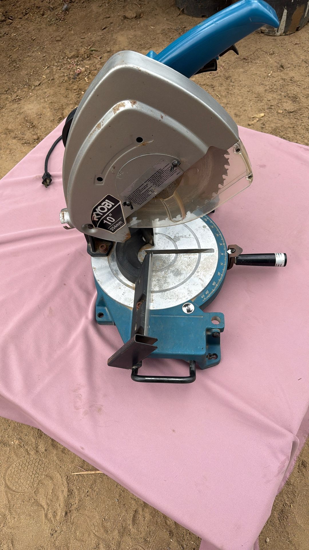 Sierra Ingletadora Compuesta 10” Ryobi