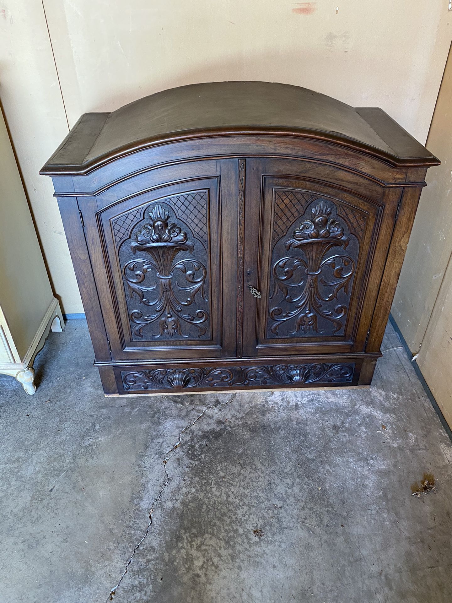 antique hutch cabinet solid wood needs nice needs to be completed