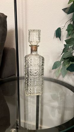 Gorgeous Vintage Whiskey Decanter Bottle With Stopper
