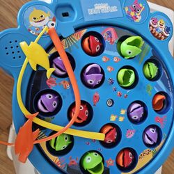 Baby Shark Fishing Game 