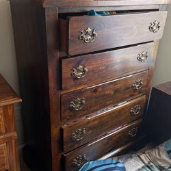 2 Sets Of Brown Dresser With Mirror 