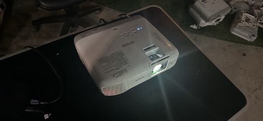 Epson projector 4000 lumenes Epson powerlite 109w