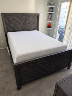 Bed and dresser for sale