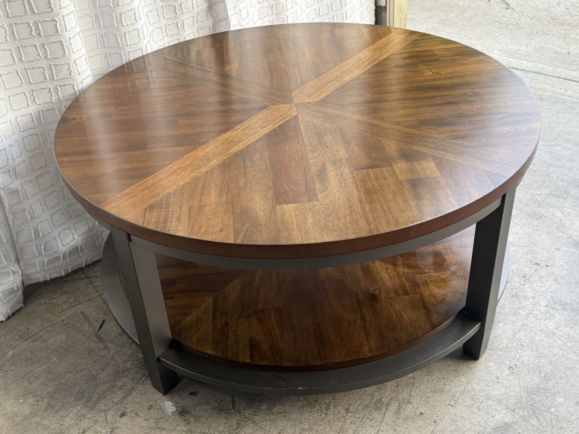 Round Coffee Table !!! 18” H 38” D !!! Made I’m Vetnam