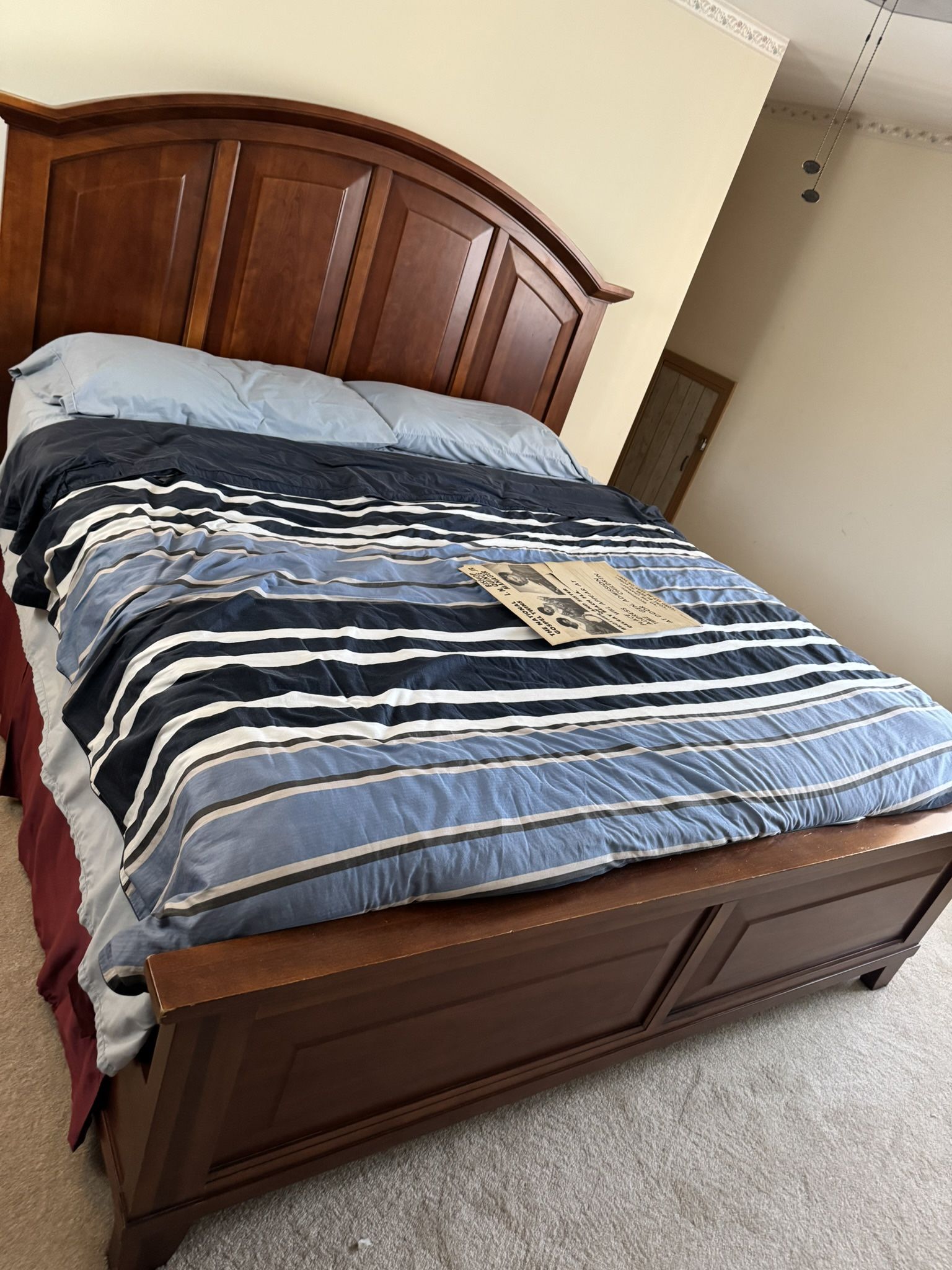 King Size Bedroom Set From Art Van Solid Furniture