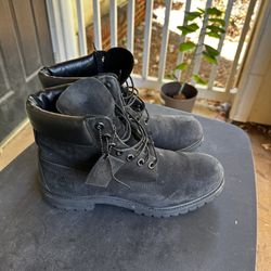 Black Timbs, Never Worked In Them