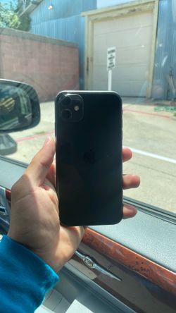Apple iPhone 11 64GB Black Unlocked iOS 6.1in 12MP
