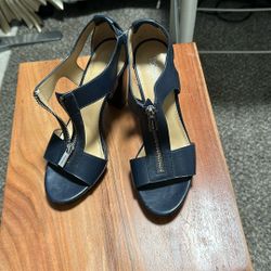 Michael Kors Sanders Size 9