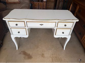 FRENCH PROVINCIAL DESK