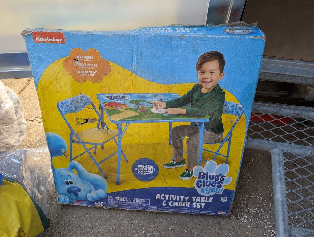 Blues Clues Activity Table 