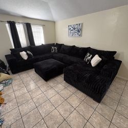 Big Texan Oversized Fluffy Sectional Couch Need Gone $50down 