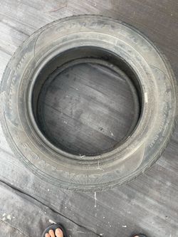 One tire good condition size 235/60/17