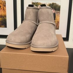 Uggs Women’s Classic Mini II (Goat)