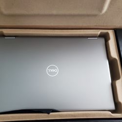 *New* Dell Laptop 7780