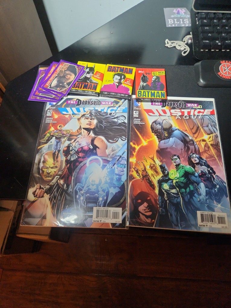 Trading Cards & Comics π