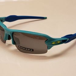 OAKLEY FLAK 2.0 TURQUOISE AND BLUE COLOR