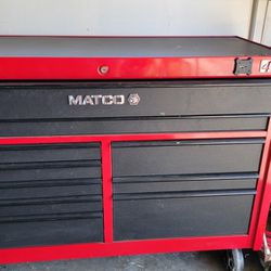 TOOLS INCLUDED! MATCO 4S 2BAY  ROLLAWAY W/POWER