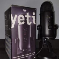 Blue Yeti Microphone- Blackout