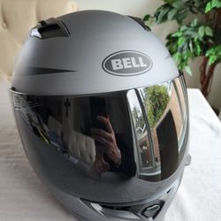 Bell Qualifier Helmet NEW CONDITION Size M