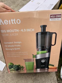 Aeitto cold press juicer machine with 4.9” large feed chute, fits whole vegetables