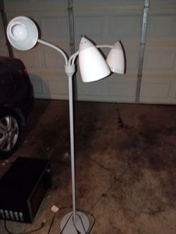 White 3-Head Gooseneck Floor Lamp