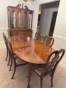 American Drew 8-Piece Dining Room Set – Table, 6 Chairs & China Cabinet