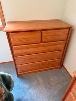 Complete Oak Bedroom Set – Bed, Dresser, Chest & Nightstand