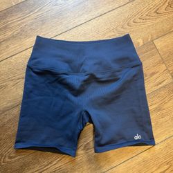 Alo Ribbed Biker Shorts