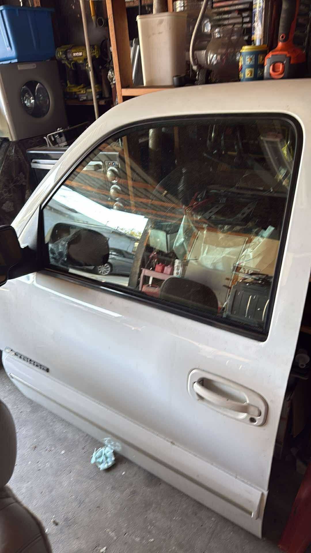 Driver Side Door 03 Chevy Tahoe