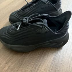 Kids Sneakers 4.5