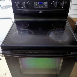 Black Whirlpool Electric Stove (Glasstop) 