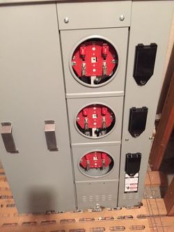 Unused Siemens Uni-Pak WP4411 400A Multi-Meter Center –
