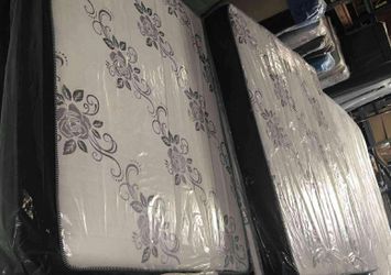Deluxe brand Queen size mattress set