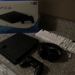 Ps4 slim 1TB