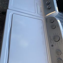 Like New Whirlpool Washer And Maytag Dryer Set FREE Delivery And Warranty 